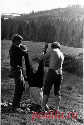 Я в туристическом походе в Карпаты (1977 г.) я справа