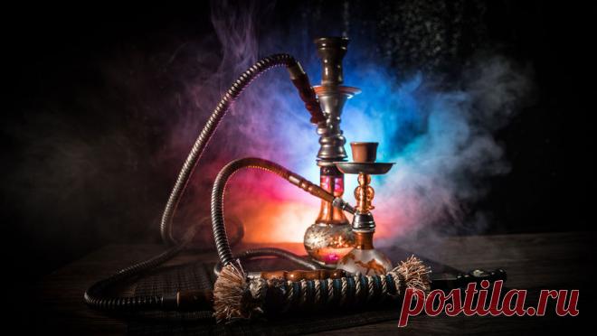 Онколог назвал привычку, которая в пять раз повышает риск развития рака. Вопреки мнению о том, что курение кальяна относительно безопасно, на самом деле эта привычка в два-пять раз повышает риск развития рака легких и других органов. На самом деле за одну сессию курения кальяна человек потребляет такой же объем ...