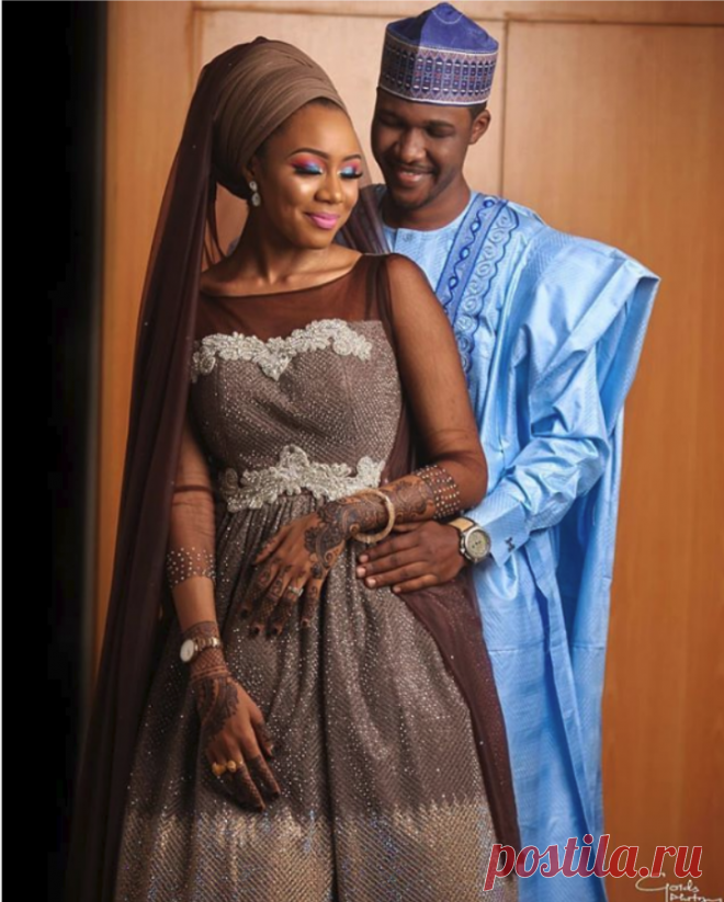 20+ традиций разных стран, которые делают свадьбу сумасшедшим праздником Свадьба — это далеко не всегда ЗАГС, застольные тосты и крики «Горько!» В Корее, например, целоваться вообще не принято. А в Таиланде молодых на счастье посыпают не рожью, а финиками. В африканских странах белое свадебное платье и строгий костюм жениха — редкость, зато яркие наряды необычного кроя в ходу. Некоторые традиции прошлого канули в Лету, а некоторые все так же щепетильно соблюдаются молодоже...