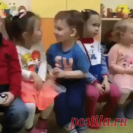 ...А,ты меня любишь ,а ты со мной будешь,так будем мы вместе всегда...