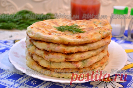 Лепешки с сыром и колбасой на сковороде - 10 пошаговых фото в рецепте