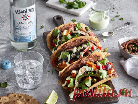 Vegetarische Tacos mit Pilzen, Süßkartoffel und Koriander-Creme