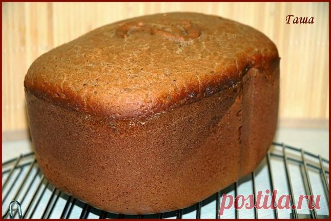 Ржаной хлеб с творогом и картофельными хлопьями.