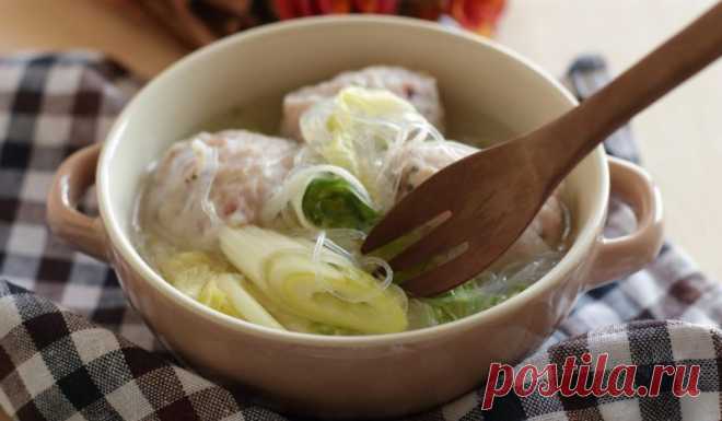 Суп с фунчозой и фрикадельками - Лайфхакер