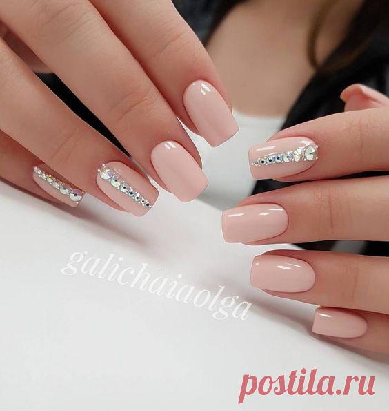 Светлый маникюр: 50 фото шикарных ногтей гель-лаком