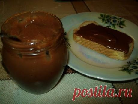 Нутелла за 5 минут /Nutella for 5 minutesНутелла готовится- жиг,жиг  и готово! Вкус волшебный.
ПРОДУКТЫ
молоко теплое...   150 мл
масло растительное..350 мл
сахарная пудра.......... 0,5 ст
(стакан   250 мл)
какао порошок..........3 ст.л
молоко сухое.............3 ст.л
орехи(по желанию)..0,5 ст.
(я брала грецкие)
ванилин......на кончике ч.л
или ван.сахар            2 пак.
соль..........чуточку