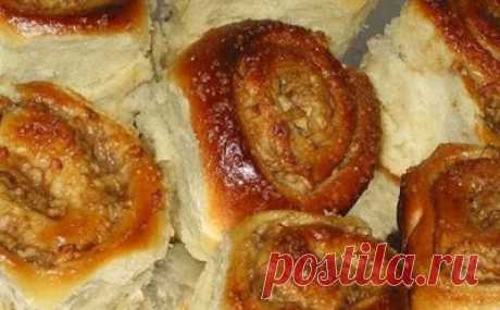 Булочки с яблоком из быстрого теста