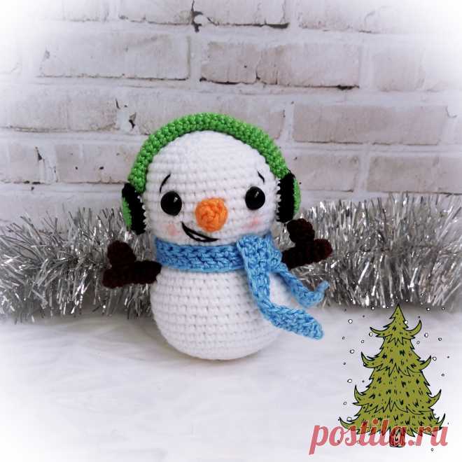 PDF Снеговик в наушниках. FREE amigurumi crochet pattern. Бесплатный мастер-класс, схема описание для вязания амигуруми крючком. Игрушки своими руками! Snowman, muñeco de nieve, boneco de neve, bonhomme de neige, Schneemann, bałwan, 雪だるま. #амигуруми #amigurumi #amigurumidoll #amigurumipattern #freepattern #freecrochetpatterns #crochetpattern #crochetdoll #crochettutorial #patternsforcrochet #вязание #вязаниекрючком #handmadedoll #рукоделие #ручнаяработа #pattern #tutorial #häkeln #amigurumis