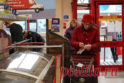 Инфляция в Британии подскочила. В сентябре инфляция в Великобритании разогналась до 10,1 процента в годовом исчислении на фоне роста цен на продукты питания. Как показала статистика, нынешний рост совпал с 40-летним максимумом, достигнутым в июле, и превысил ожидания экономистов, которые ждали 10-процентного повышения.