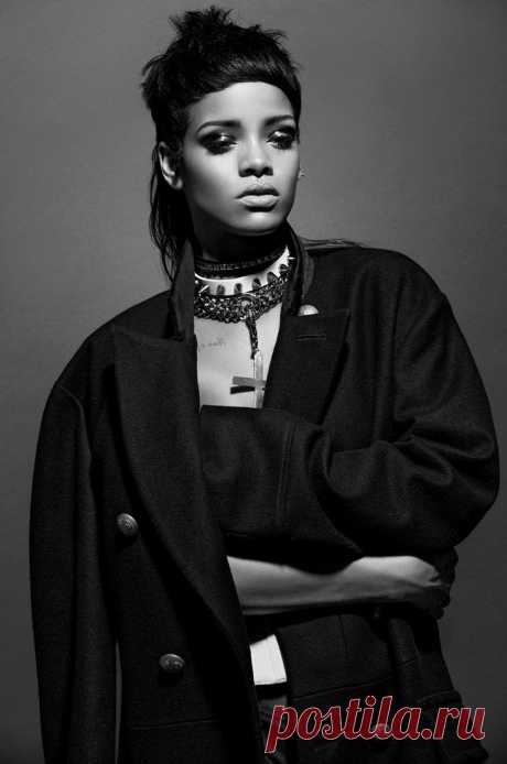 Рианна (Rihanna) в фотосессии Инес ван Ламсвеерде (Inez van Lamsweerde) и Винуда Матадина (Vinoodh Matadin) для журнала 032c (осень-зима 2013-2014)