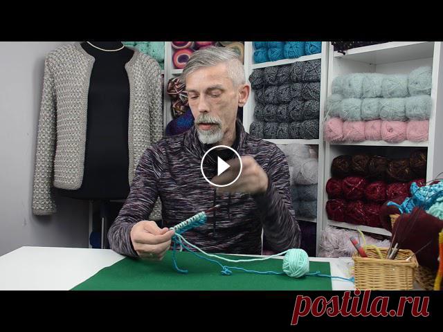 Бежевый классический жакет выполнен вязкой, имитирующей жаккардовую ткань....