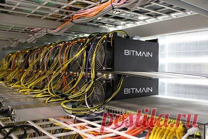 В России взлетели объемы майнинга из-за высокого спроса на криптовалюту. Мощности майнинговых площадок в России резко выросли вместе со спросом на криптовалюту и по итогам 2022 года превысили 500 мегаватт. По словам экспертов, росту также способствовали низкие цены на оборудование. При этом лидером по объему мощностей стала компания BitRiver.