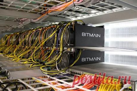 В России взлетели объемы майнинга из-за высокого спроса на криптовалюту. Мощности майнинговых площадок в России резко выросли вместе со спросом на криптовалюту и по итогам 2022 года превысили 500 мегаватт. По словам экспертов, росту также способствовали низкие цены на оборудование. При этом лидером по объему мощностей стала компания BitRiver.