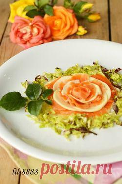 Закуска из яблока и малосольной семги "Роза" - кулинарный рецепт.