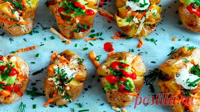 Из картофеля всегда можно приготовить потрясающий обед, который не потребует особых физических затрат.