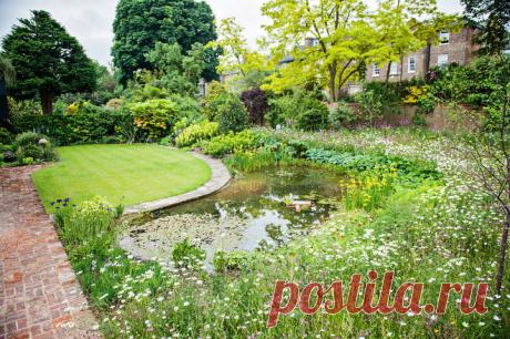 For Garden Design Inspiration, Look Beyond the Fence Line