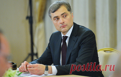 Сурков предрек Украине деградацию и дезорганизацию в 2024 году. По словам бывшего помощника российского президента, в итоге "одураченные украинцы" будут говорить о президенте Владимире Зеленском словами городничего из гоголевского "Ревизора": "Сосульку, тряпку принял за важного человека!"