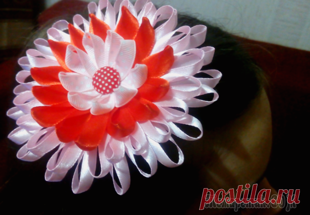 Заколка канзаши из узких атласных лент