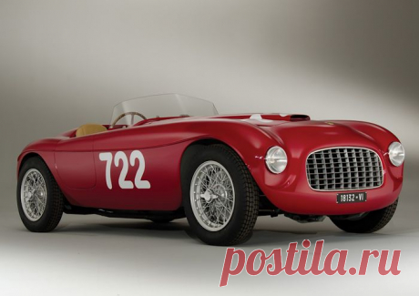 Красный паук из 48-ого...
Этот великолепный Ferrari Spider — шестой автомобиль серии 166 SC, созданный в 1950 году. Он может похвастаться богатой гоночной историей. Сначала он участвовал в гонках за Scuderia Ferrari, а затем за Scuderia Marzotto, для которой в 1950 году его переоборудовали в стиле Barchetta в компании Carrozzeria Fontana...
