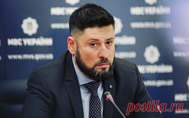 Замглавы МВД Украины извинился за ругань на блокпосту. Устроивший скандал в зоне силовой операции в Донбассе замглавы МВД Украины Александр Гогилашвили извинился за «излишнюю эмоциональность».