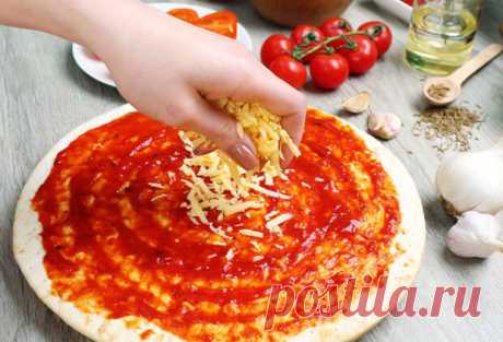 Готовим пиццу: основные ошибки новичков - Steak Lovers - 25 мая - 43377328956 - Медиаплатформа МирТесен Приготовление настоящей пиццы является довольно непростым занятием. В италии на пиццайолло учатся годами, прежде чем новичка подпускают к печи, выпекающей пиццу для гостей. На кухне у себя дома требования к пицце ниже и многие моменты начинаются упускаться из вида. В результате страдает и качество - 25 мая - 43377328956 - Медиаплатформа МирТесен