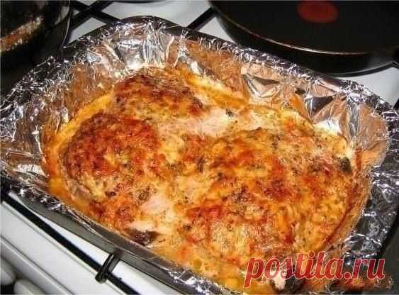 Острая свинина с сыром и грибами в духовке.