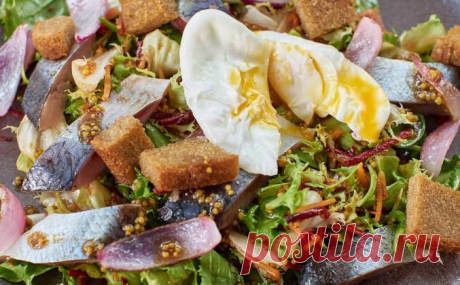 Салат с селёдкой, яйцом и луком Просто Кухня