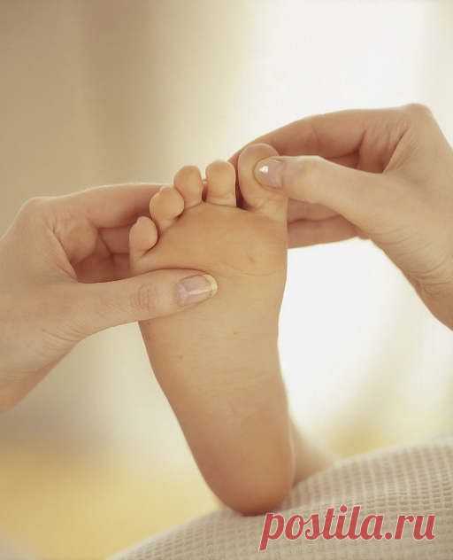 Причины и симптомы грибковых инфекций Наконец-то жара, и можно снять с себя всю лишнюю одежду, походить босиком и поплавать, продемонстрировать всем шикарный педикюр, а после работы на даче с наслаждением сделать свежий маникюр. Но долгожданное лето порой приносит и совсем нежданные заболевания, ведь даже самый чистый пляж способен...