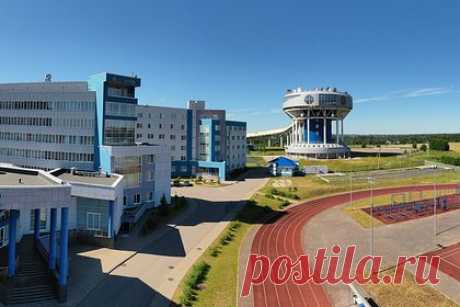 Каратисты отравились на спортбазе в Подмосковье. Семь человек, в том числе пятеро подростков-каратистов, отравились во время сборов на спортивной базе под Дмитровом. Спортсмены почувствовали себя плохо после приема пищи в столовой в подмосковной деревне Парамоново. Среди пострадавших оказались члены сборной России и победители первенства страны по карате.
