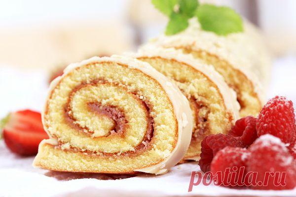 Готовим сами- самый вкусный бисквитный рулет: 4 рецепта -