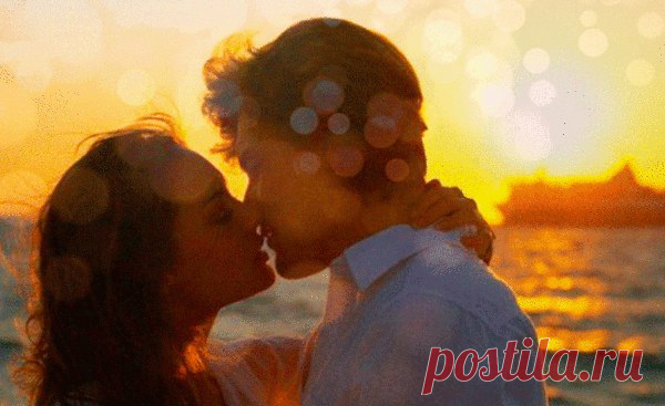 Скучаешь…. Я знаю…. Я тоже скучаю,
Молчание душ каждый день отмечаю:
То солнечным светом наполню строку,
То в капле дождя растворяю тоску.
То мысли тебе отправляю в конверте,
В надежде, что их принесет южный ветер.
Проделает в космосе новый виток,
Пришлёт вдохновения свежий глоток.
В ответ монитор тайно высветит строчку:
– Скучаешь….
- Скучаю…. Пью грусть по глоточку...
© Copyright: Лида Скрипка, 2015