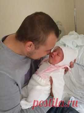 Новости                                                                                             ХОРОШИЙ МУЖ не тот, кто выглядит шикарно... Не тот, кто дверь в машине распахнет... На людях вас царицей проведет... ХОРОШИЙ МУЖ умеет мыть посуду... Детей умеет ночью укачать... Хороший муж не слышит пересудов... Хороший муж покой вам может дать!!!