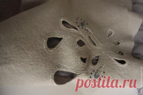 Костюм 'Свинг Белой ночи' (валяный топ и юбка) Купить или заказать Костюм 'Свинг Белой ночи' (валяный топ и юбка) в интернет-магазине на Ярмарке Мастеров. Изысканная вышивка, юбка из летящего шифона... Наряд для королевы Белых ночей Жилет свалян из шерсти мериноса, основа, прилегающая к телу, выложена волокнами шёлка Муга. Но самое прекрасное в этом жилете - вышивка ручной работы. Это первая модель моей новой коллекции вышитого войлока. Я хочу выразить огромную благодарнос...