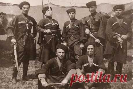 Казахстан – до 1936 года был Казакстан, т.е. казацкий стан