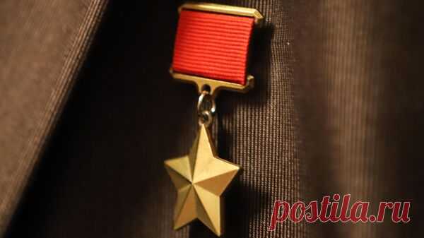 В Омске военные поздравили ветерана Григория Чугуя