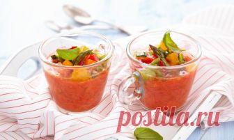 Холодный томатный суп «Гаспачо» для жаркого летнего дня 




Гаспачо
ФОТО: Vitalina Rybakova / PantherMedia / Vitalina Rybakova


Очень вкусный холодный овощной суп! Жарким летом, как и окрошка, он просто идеален!










Ингредиенты для «Гаспачо»:


 По…