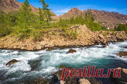 В России отец пятерых детей переправлялся через реку и исчез