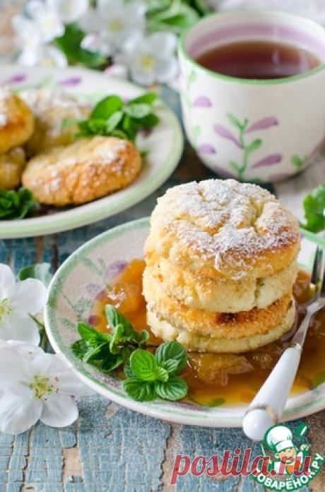 Запеченные сырники в абрикосовом конфитюре - кулинарный рецепт