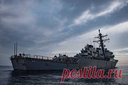 Йемен атаковал американский эсминец в Красном море. Йемен атаковал эсминец ВМС США Carney с помощью БПЛА и ракет. В сообщении говорится, что ракеты и БПЛА были выпущены из Йемена по американскому эсминцу Carney и коммерческим судам в Красном море. В ноябре США сообщили о ракетной атаке на их эсминец. Отмечалось, что ракеты упали в Аденском заливе.