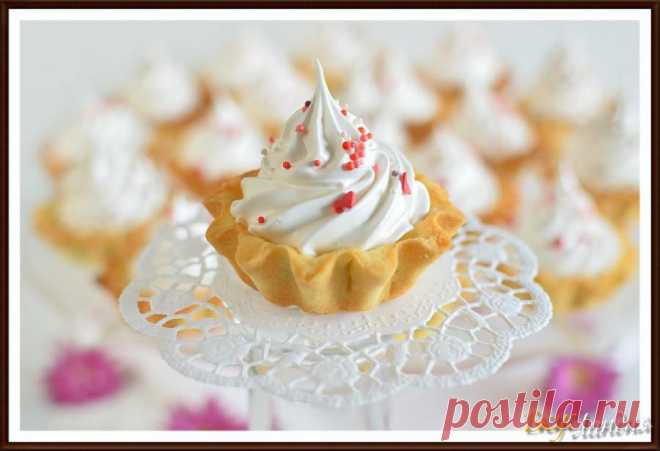 ВкусЛандия - Пирожное "Корзиночка" с белковым заварным кремом.