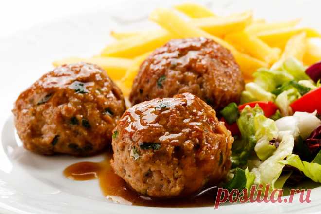 Котлеты из гречки с грибами В пост или на каждый день хороши котлеты из гречки с грибами, ведь такое блюдо сытное и питательное может быть как самостоятельным, так превосходным гарниром! В добавок это отличный вариант использовать оставшуюся кашу, а при большем количестве грибов получится еще пикантнее. Сегодня мы рассказываем о лучших рецептах. в том числе и постных для приготовления гречневых котлет с грибами.
