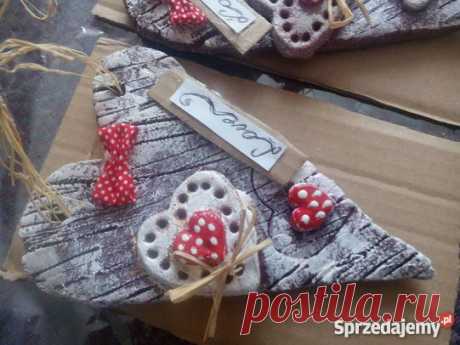 Serce masa solna Sosnowiec - Sprzedajemy.pl 15 zł: Serce Dekoracja , prezent na każdą okazję.Tworzywo -masa solna. Ręcznie robione malowane. Około 20 cm... Rżnorodna kolorystyka.