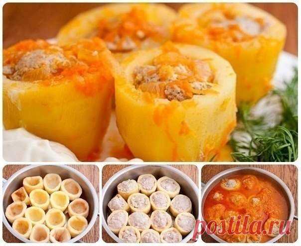 Фаршированная картошечка

Ингредиенты:

картофель — 1 кг
фарш мясной — 300 гр
лук — 2 шт средние
морковь — 100 гр
паста томатная — 1 ст ложка
растительное масло

Приготовление:

1.Подбираем картошку одинакового размера. Вырезаем из нее серединку (это можно сделать используя нож и чанную ложку). Донышко картофелин немного срезаем, чтобы они были устойчивы в сковородке (или сотейнике).
2.подготавливаем картошку вырезая серединку
3.Главное все-таки в фаршированном картофеле –...