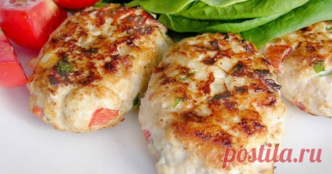 Овощные котлетки: Куриные котлеты с морковью и кабачком - Женские истории Овощные котлетки: Куриные котлеты с морковью и кабачком Теперь я знаю, как порадовать свою семью в воскресенье! ?на 100грамм — 43.03 ккал?Б/Ж/У — 3.31/1.4/4.3? Ингредиенты: Фарш из куриного филе 200 г 1 крупная морковь 1 кабачок некрупный (грамм на 500) 1 луковица 1 белок Специи по вкусу Приготовление: Натереть морковь, кабачок и лук на крупной […]