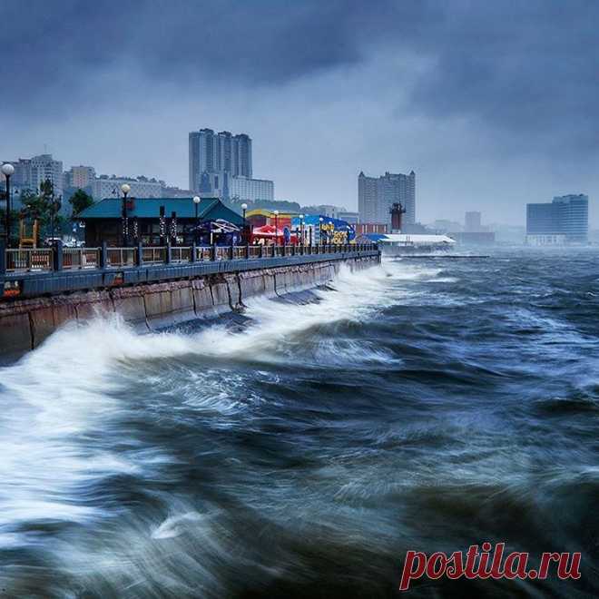 #vladivostok #ig_vladivostok #vladivostok_beautiful #vdk #vladivostok_official #storm #stormclouds #stormwaves #waves #landscape_specialist #landscape #longexposure #vdk_insta #владивосток #владивосток2015 #шторм #тайфун