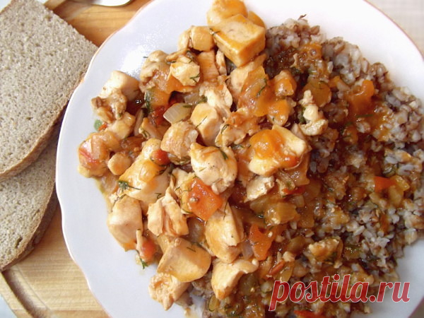 Курица в соусе с гречкой 

Рецепт приготовления вкусной курицы в соусе с гречкой.
