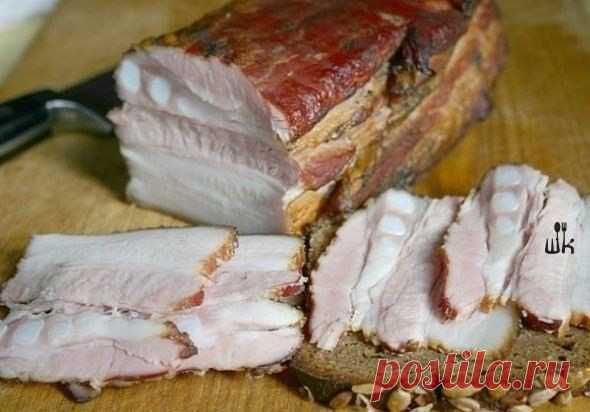 Очень вкусное сало горячего посола
=Ингредиенты:
✔ Вода — 1 л
✔ Свиное сало с прослойками мяса — 1 кг
✔ Луковая шелуха — 3 горсти
✔ Лавровый лист — 2 шт.
✔ Чеснок — 7 зубца

✔ Соль — 200 г
✔ Сахар — 2 ст. л.
✔ Перец черный — по вкусу