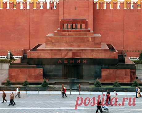 Четыре большие лжи о захоронении Ленина. Вся аргументация некрофобов из «Единой России» и ее либеральных подпевал шита белыми нитками. Налицо попытка свести исторические счеты с великой советской эпохой на фоне никчемности нынешней власти | Карачаево-Черкесское республиканское отделение Коммунистической партии Российской Федерации