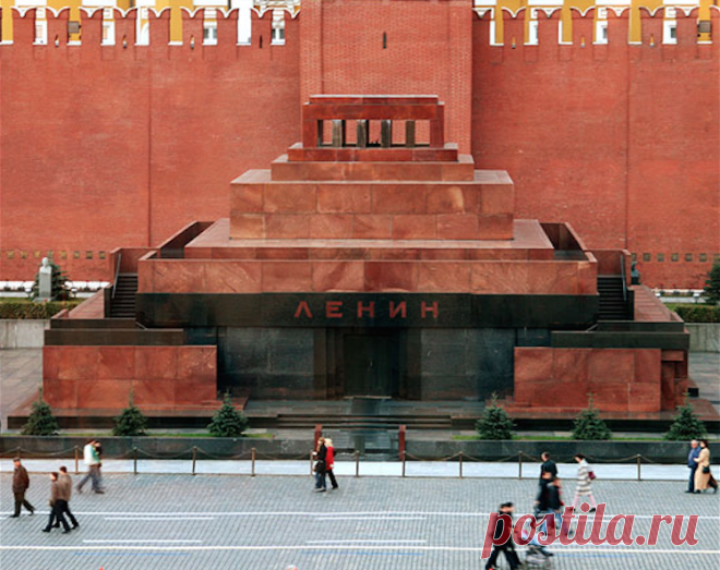 Четыре большие лжи о захоронении Ленина. Вся аргументация некрофобов из «Единой России» и ее либеральных подпевал шита белыми нитками. Налицо попытка свести исторические счеты с великой советской эпохой на фоне никчемности нынешней власти | Карачаево-Черкесское республиканское отделение Коммунистической партии Российской Федерации