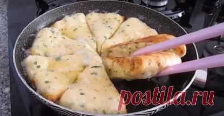 Треугольники с сыром: воздушные булочки на завтрак за несколько минут - Вкусные рецепты - медиаплатформа МирТесен Хлеб и сыр — завтрак простой и доступный. Правда, не очень сытный. А если приложить немного усилий, мы получим великолепные сырные треугольники. Всего лишь нужно смешать все ингредиенты и быстро обжарить на сковороде. Воздушные и вкусные булочки имеют потрясающий аромат. Хрустящая корочка скрывает...
